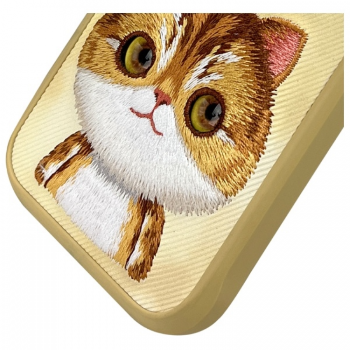 NIMMY - Nimmy iPhone 16 Pro Max Mobilskal Big Eyed Pet 2.0 Cat - Khaki