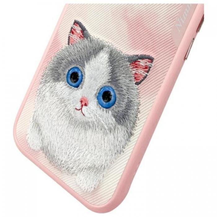 NIMMY - Nimmy iPhone 15 Mobilskal Big Eyed Pet 2.0 Cat - Rosa