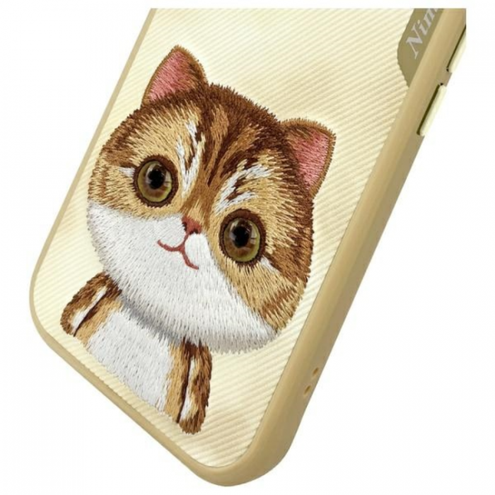 NIMMY - Nimmy iPhone 15 Mobilskal Big Eyed Pet 2.0 Cat - Khaki