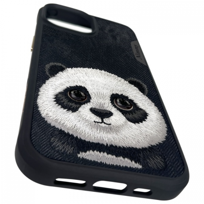 NIMMY - Nimmy iPhone 15 Mobilskal Big Eyed Pet 2.0 Panda - Svart