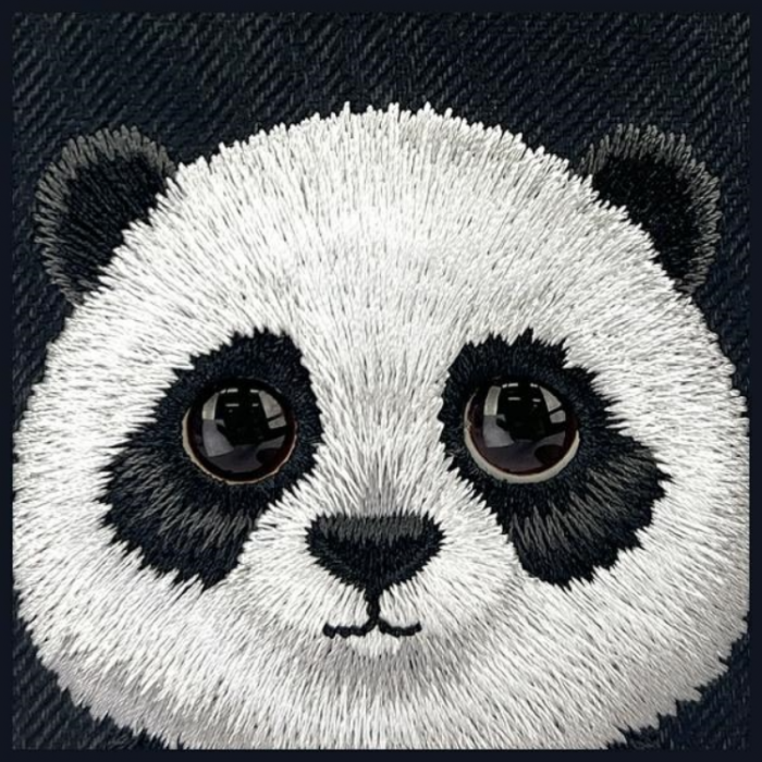 NIMMY - Nimmy iPhone 16 Mobilskal Big Eyed Pet 2.0 Panda - Svart